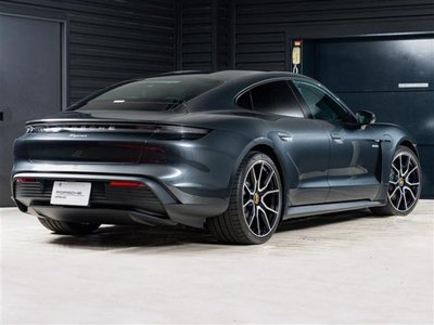 2024 Porsche TAYCAN photo 3