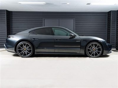 2024 Porsche TAYCAN photo 2