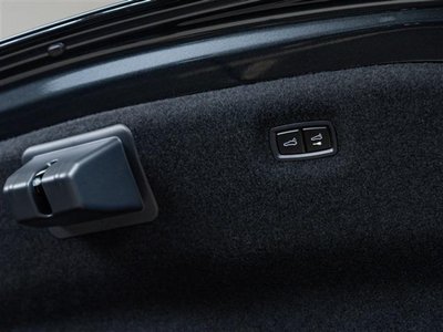 2024 Porsche TAYCAN thumbnail 32