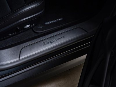 2024 Porsche TAYCAN photo 13
