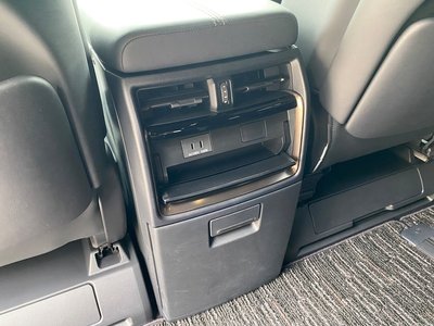 صورة 49 لـ 2023 Toyota ALPHARD