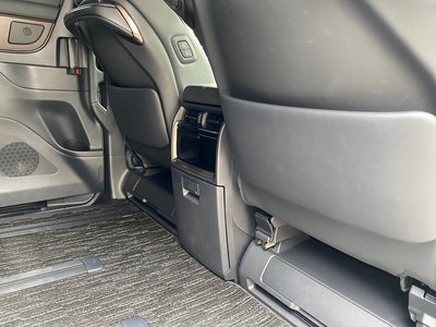 صورة 48 لـ 2023 Toyota ALPHARD
