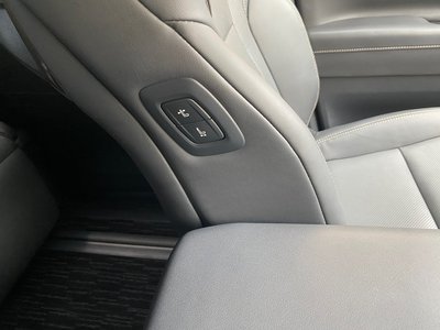 صورة 37 لـ 2023 Toyota ALPHARD