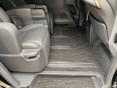 صورة 46 لـ 2023 Toyota ALPHARD