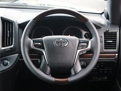 2016 Toyota LAND CRUISER 200 photo 30