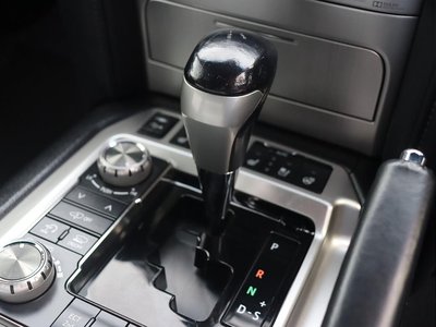 2016 Toyota LAND CRUISER 200 photo 38