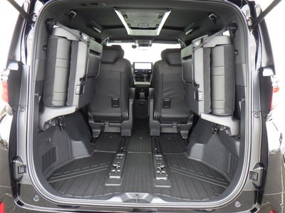 صورة 32 لـ 2024 Toyota ALPHARD