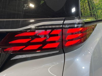صورة 64 لـ 2025 Toyota ALPHARD
