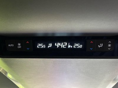 صورة 31 لـ 2025 Toyota ALPHARD