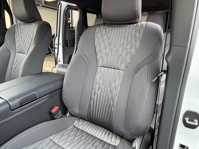 2026 Toyota ALPHARD — фото 26