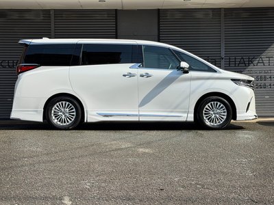 2026 Toyota ALPHARD — фото 5