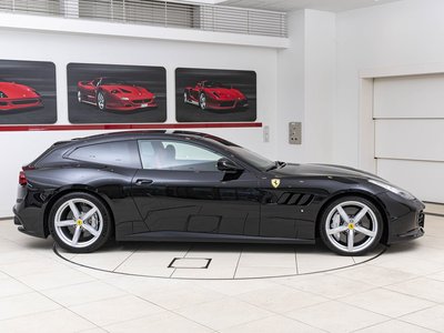 2017 Ferrari GTC4 LUSSO — фото 5