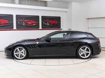 2017 Ferrari GTC4 LUSSO — фото 9