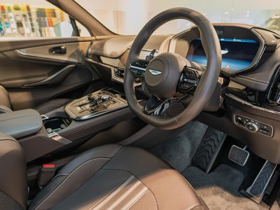 2026 Aston Martin DBX 缩略图 16