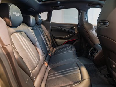 2026 Aston Martin DBX 缩略图 24