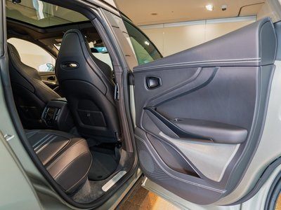 2026 Aston Martin DBX 缩略图 23