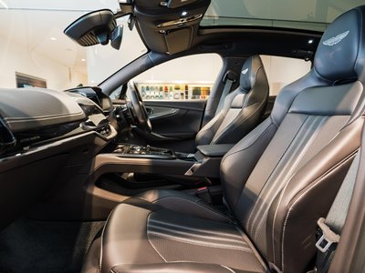 2026 Aston Martin DBX 缩略图 22