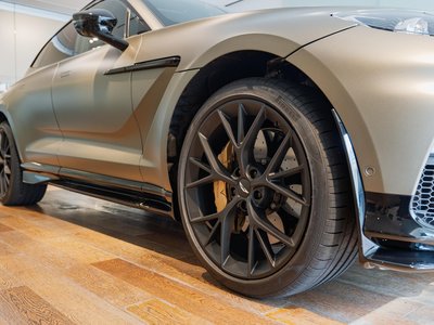 2026 Aston Martin DBX 缩略图 11