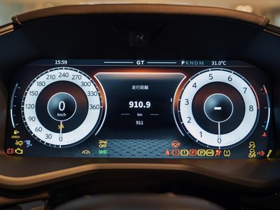 2026 Aston Martin DBX 缩略图 26