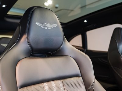 2026 Aston Martin DBX 缩略图 19