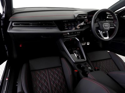 صورة 14 لـ 2025 AUDI S3 SPORTBACK