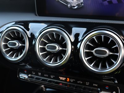 صورة 39 لـ 2019 Mercedes-BENZ A-CLASS AMG