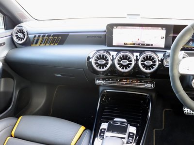 صورة 28 لـ 2019 Mercedes-BENZ A-CLASS AMG