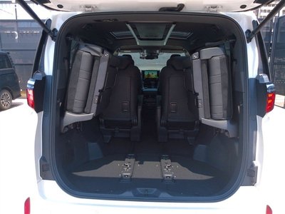 صورة 20 لـ 2023 Toyota ALPHARD
