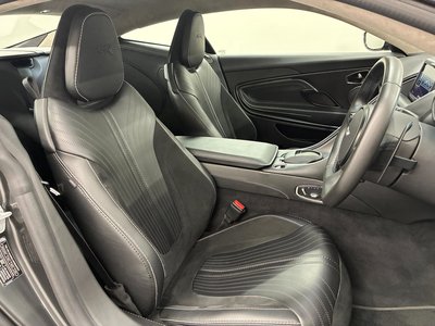 2019 Aston Martin DB11 — миниатюра 24