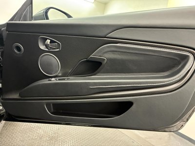 2019 Aston Martin DB11 — миниатюра 20