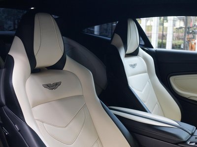 صورة 10 لـ 2020 Aston Martin DBS SUPERLEGGERA