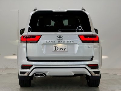 2024 Toyota LAND CRUISER 300 photo 5