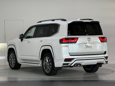 2024 Toyota LAND CRUISER 300 photo 8