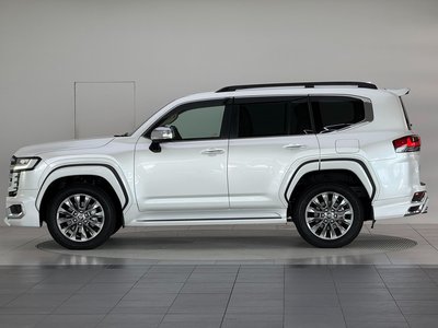2024 Toyota LAND CRUISER 300 photo 6