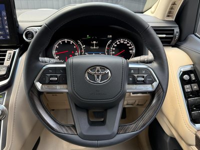 2024 Toyota LAND CRUISER 300 thumbnail 42