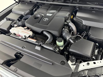 2024 Toyota LAND CRUISER 300 thumbnail 32