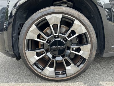 2024 BMW XM 缩略图 11