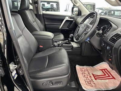 صورة 6 لـ 2022 Toyota LAND CRUISER PRADO