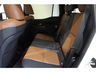 2025 Lexus GX photo 11