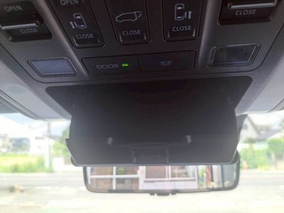 2025 Toyota ALPHARD — фото 12