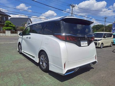 2025 Toyota ALPHARD — фото 8