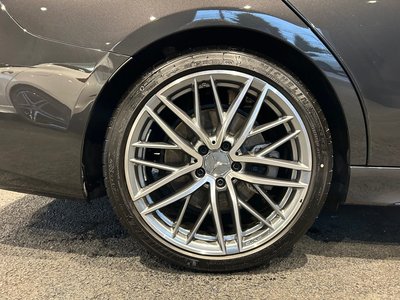 2026 Mercedes-BENZ C-CLASS AMG photo 7