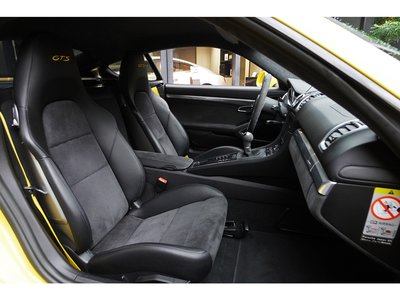 2016 Porsche CAYMAN photo 16