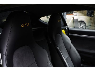 2016 Porsche CAYMAN thumbnail 31