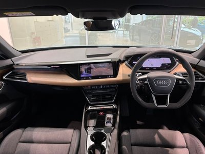 صورة 10 لـ 2023 AUDI E-TRON GT QUATTRO
