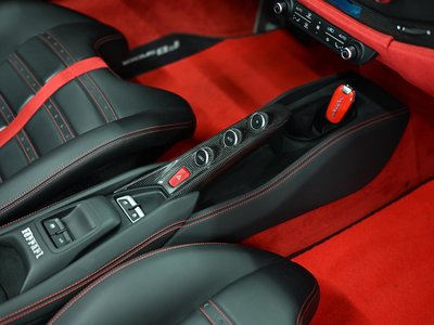 صورة 61 لـ 2021 Ferrari F8 SPIDER