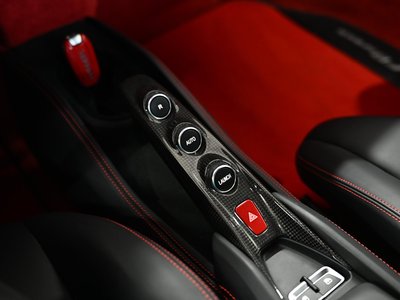 صورة 46 لـ 2021 Ferrari F8 SPIDER