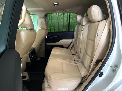 2025 Toyota LAND CRUISER 300 照片 33