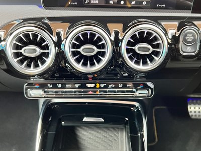 صورة 67 لـ 2019 Mercedes-BENZ A-CLASS AMG