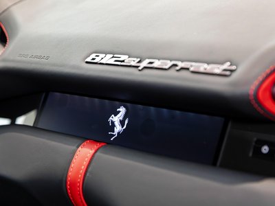 صورة 38 لـ 2017 Ferrari 812 SUPERFAST